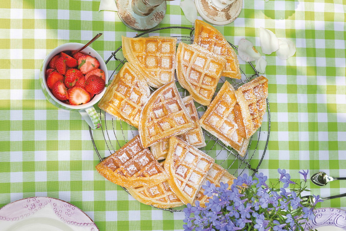 Buttermilchwaffeln mit Fruchtsosse