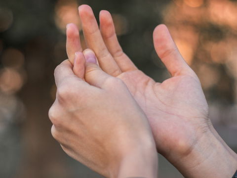 Finger eingeklemmt: Das müssen Sie bei einer Quetschung tun