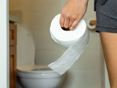 Schleim im Stuhl: Diese Ursachen stecken hinter schleimigem Stuhlgang