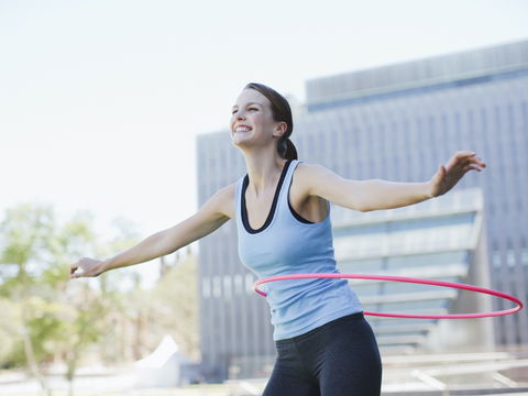 Hula-Hoop: So vermeiden Sie blaue Flecken am Bauch