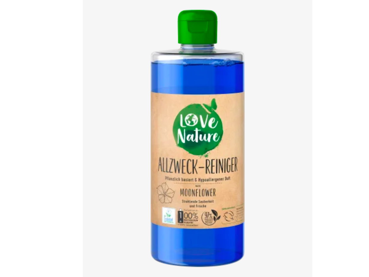 4. Allzweck-Reiniger Moonflower von Love Nature: Dieses Reinigungsmittel von Love Nature besteht zu 97 Prozent aus natürlichen Inhaltsstoffen und trägt die EU-Blume, das EU Öko-Siegel . Der ökologische Alles-Reiniger entspricht den anspruchsvollen Kriterien der ECARF und wurde von Allergologen auf seine Hautverträglichkeit getestet. Die Flasche besteht zu 100 Prozent aus recyceltem Plastik. Den Allzweck-Reiniger erhalten Sie in Drogeriemärkten oder online für knapp 2 Euro.