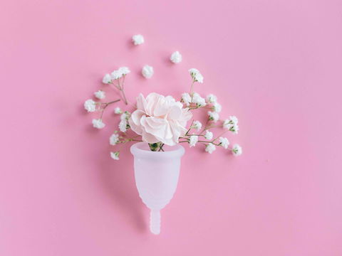 Menstruationstasse steckt fest? So bekommen Sie diese wieder raus