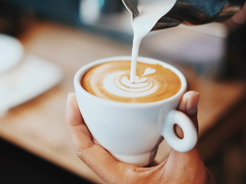 Kaffee: So wird er schnell zur Kalorienbombe