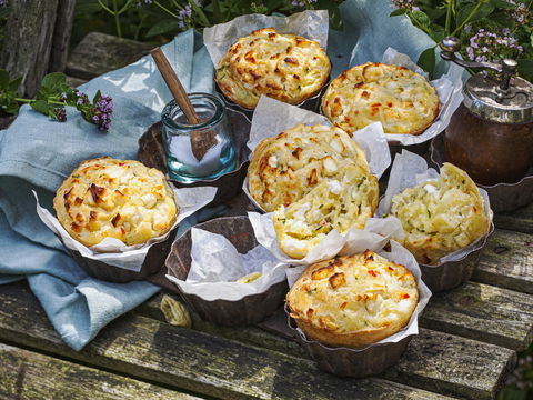 Gesunde Zucchini-Muffins mit Chili und Feta ohne Mehl
