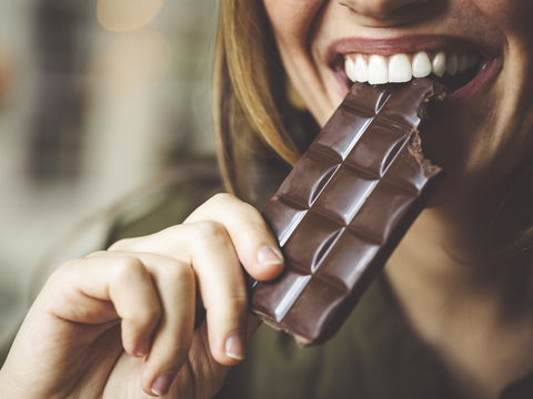 Diese 5 Dinge passieren, wenn Sie täglich Schokolade essen