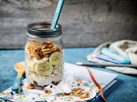 Rezept für Schoko-Porridge mit Banane und Mandeln