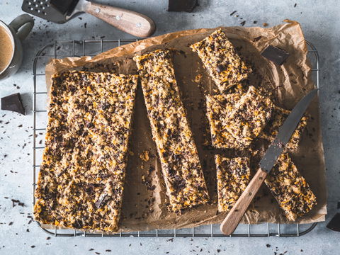 Rezept für vegane Schokoriegel mit Haferflocken und Kürbis