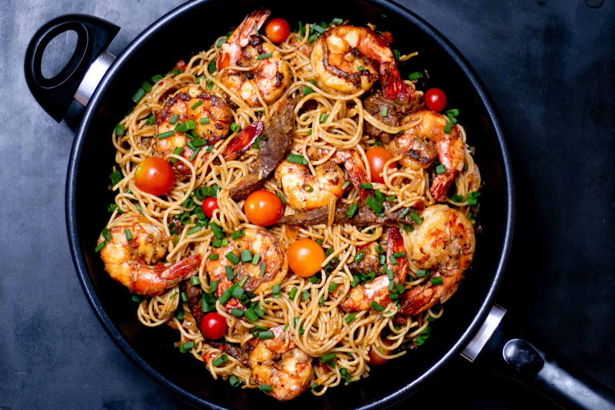 Pfanne mit Spaghetti