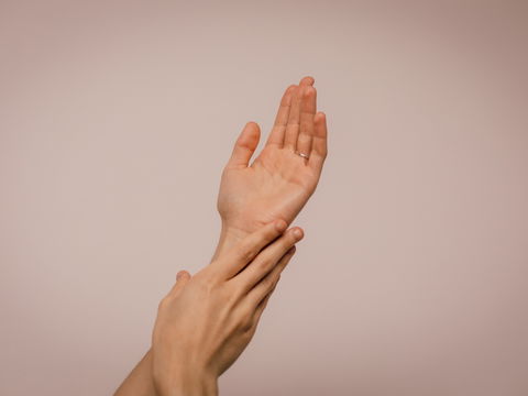 Durchblutungsstörungen in den Händen: 7 Anzeichen