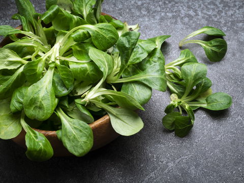3 Dinge passieren, wenn Sie täglich Feldsalat essen