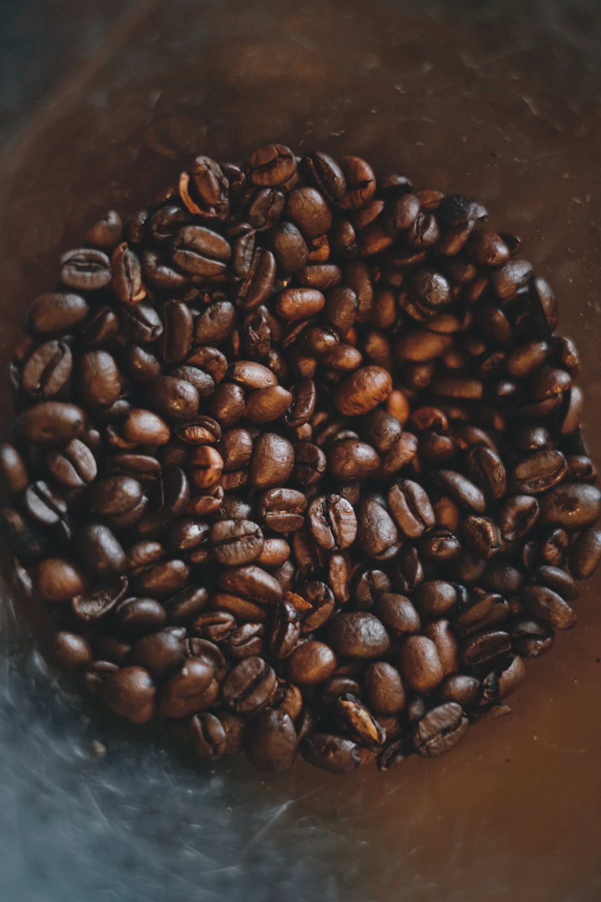 Nahaufnahme gerösteter Kaffeebohnen
