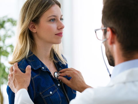 Undichte Herzklappe: 7 Symptome, die darauf hinweisen