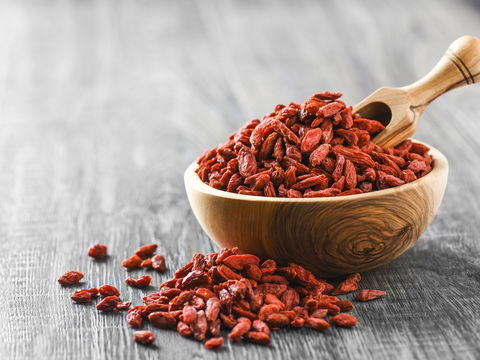Warum Sie Goji-Beeren mit diesem regionalen Superfood ersetzen sollten