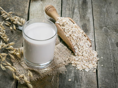 Diese 4 Dinge passieren, wenn Sie täglich Hafermilch trinken 