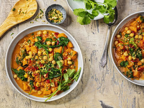 Veganes Rezept: Gesunder Kichererbsen-Süßkartoffel-Eintopf