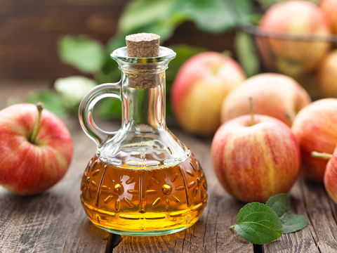 Jeden Tag Apfelessig trinken: So gesund ist es