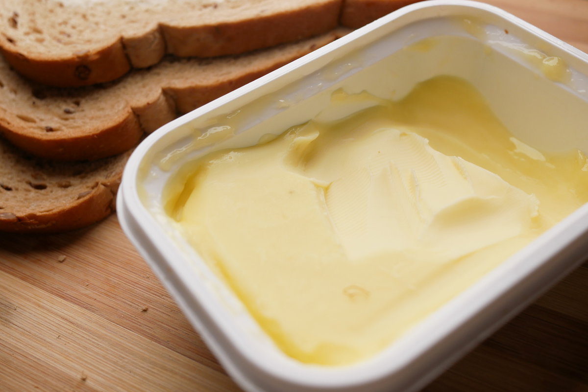 Margarine mit Vollkornbrot