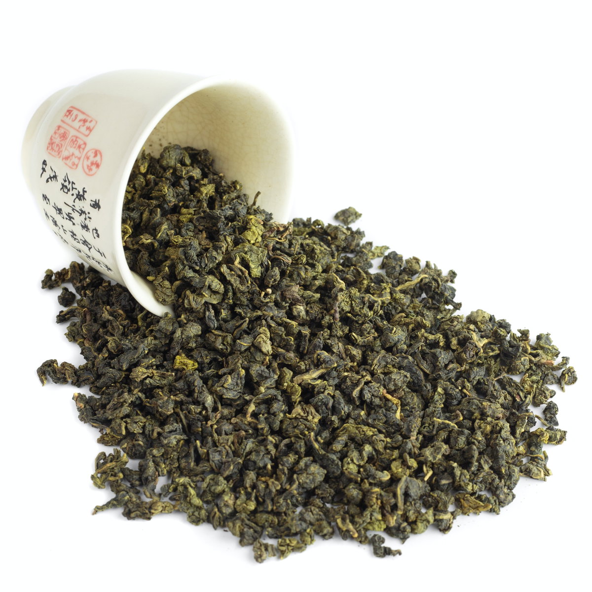 Oolong-Tee in Schale mit chinesischen Schriftzeichen