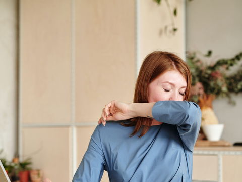 Ständiger Hustenreiz: Diese 4 Gründe könnten dahinter stecken