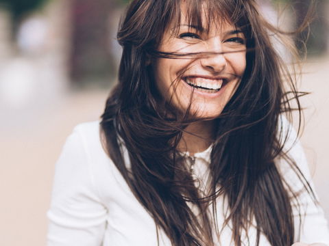 Gesunde Haare: SO entfernen Sie einen Grünstich 