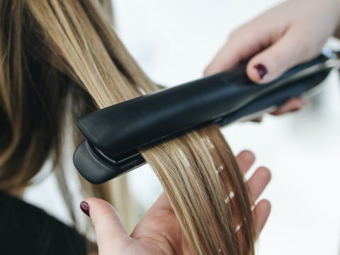 Haare schonend glätten: Die 5 besten Methoden 