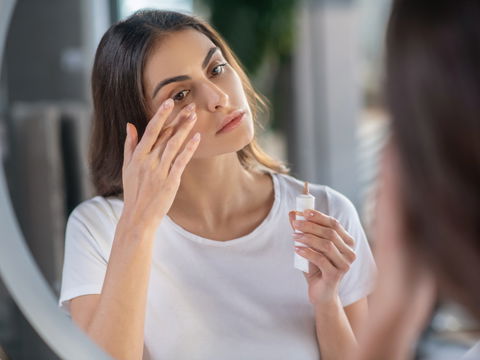 Augenringe wegschminken: Mit diesen Tipps gelingt es