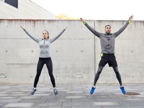 Fitness 2022: Die 6 besten Ganzkörper-Übungen ohne Geräte