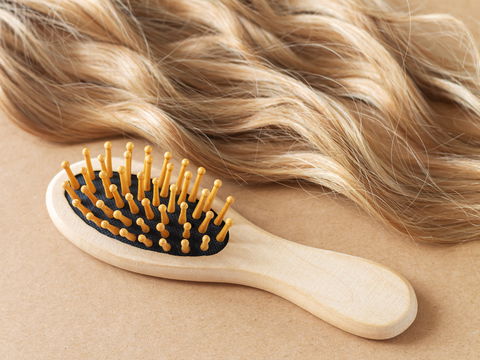 Perücke richtig pflegen: 3 Tipps