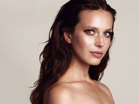 Fettige Haare: Diese 5 Shampoos halten Ihren Ansatz lange frisch