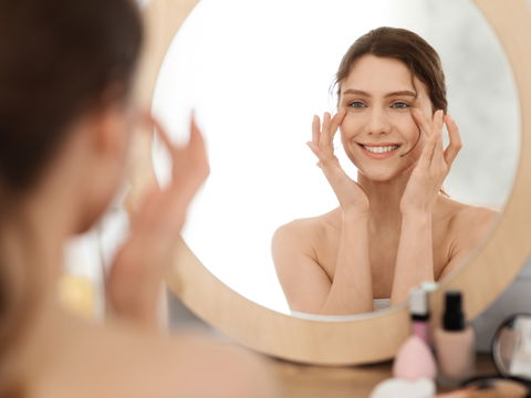Getönte Tagescreme für unreine Haut: Die 5 besten Produkte