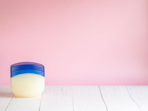 Beauty-Hack: 7 Dinge, die Sie mit Vaseline machen können