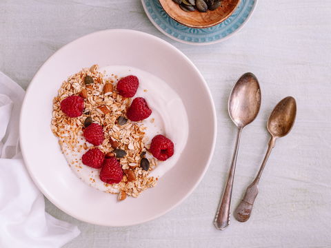 Quark oder Joghurt: Unterschiede und was ist gesünder?