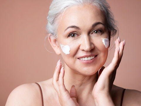 Reife Haut: 5 CC Creams, die pflegen und kaschieren