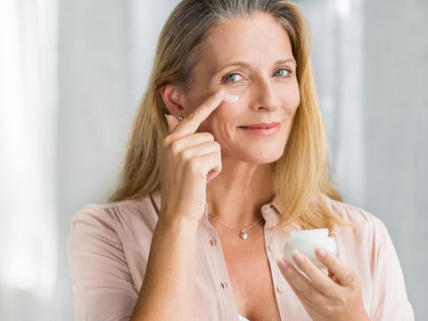 Reife Haut: 5 Gesichtscremes sind Testsieger