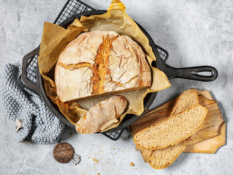 Roggenbrot backen ohne Sauerteig – So klappt es nur mit Hefe