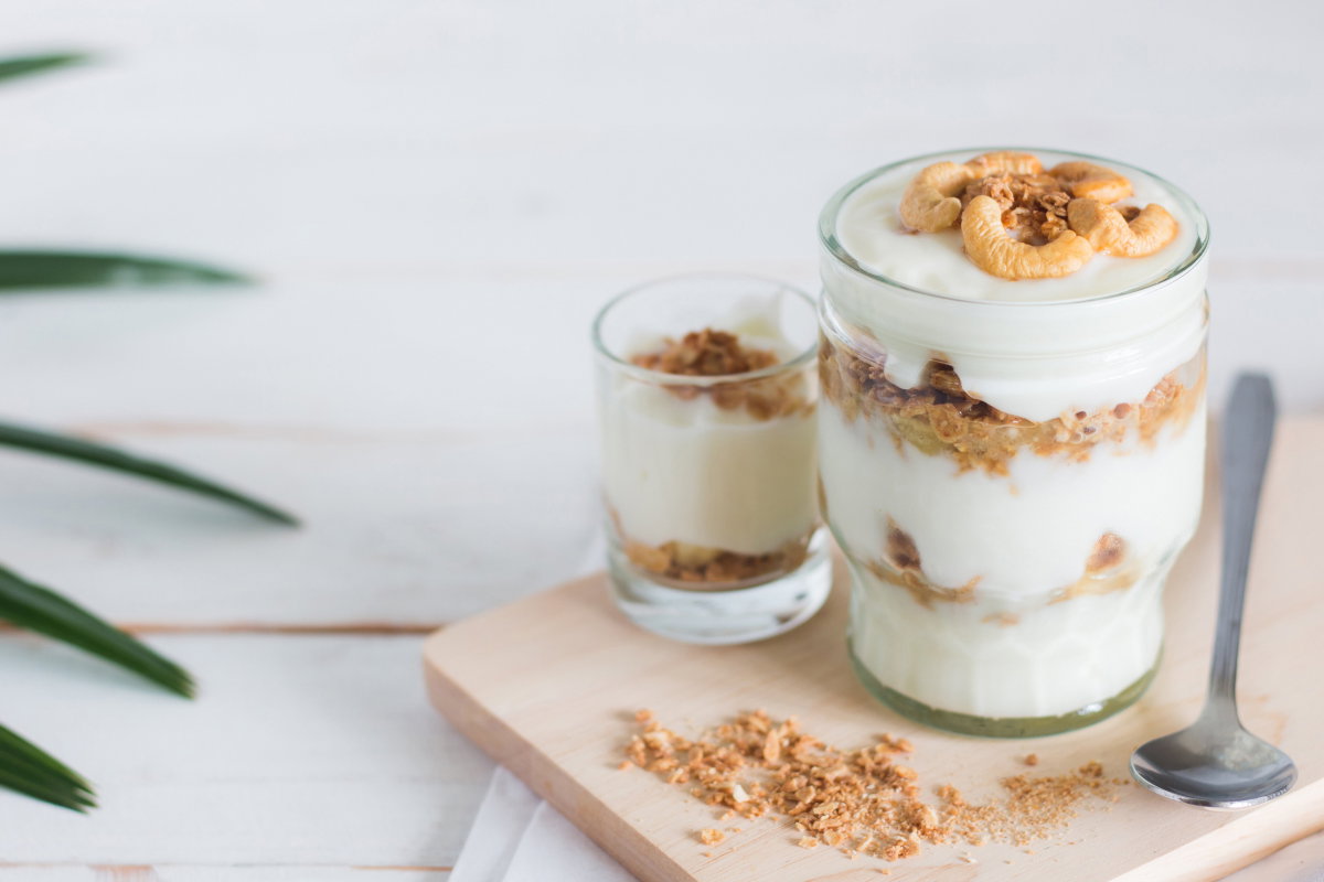 Top-Start in den Tag: Joghurt-Müsli mit Cashew-Topping