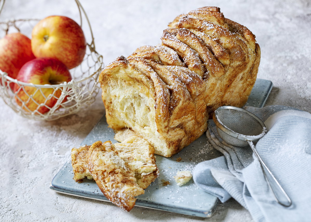 Apfelzupfbrot mit Zimt und Zucker
