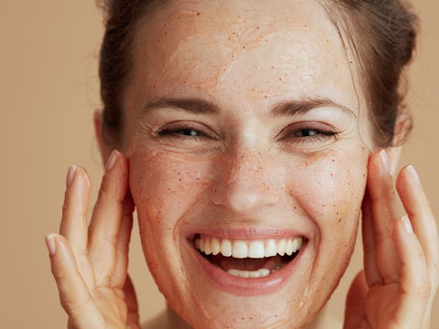 Öko-Test 2024: Dieses 1,50-Euro-Peeling aus der Drogerie ist "sehr gut"
