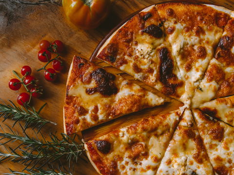 Rückruf bei Rewe: Beliebte „Beste Wahl“-Pizza wegen Fremdkörpern zurückgerufen