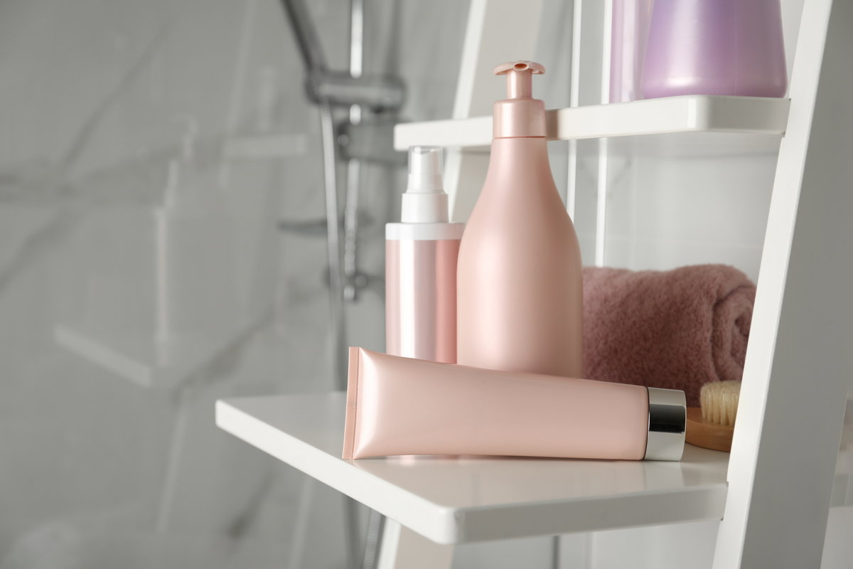 unbeschriftete Shampoo-Flasche