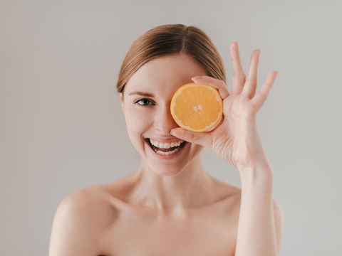 Warum Ihre Haut unbedingt Vitamin C benötigt