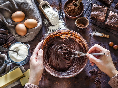 Ist es gefährlich, rohen Teig zu essen?