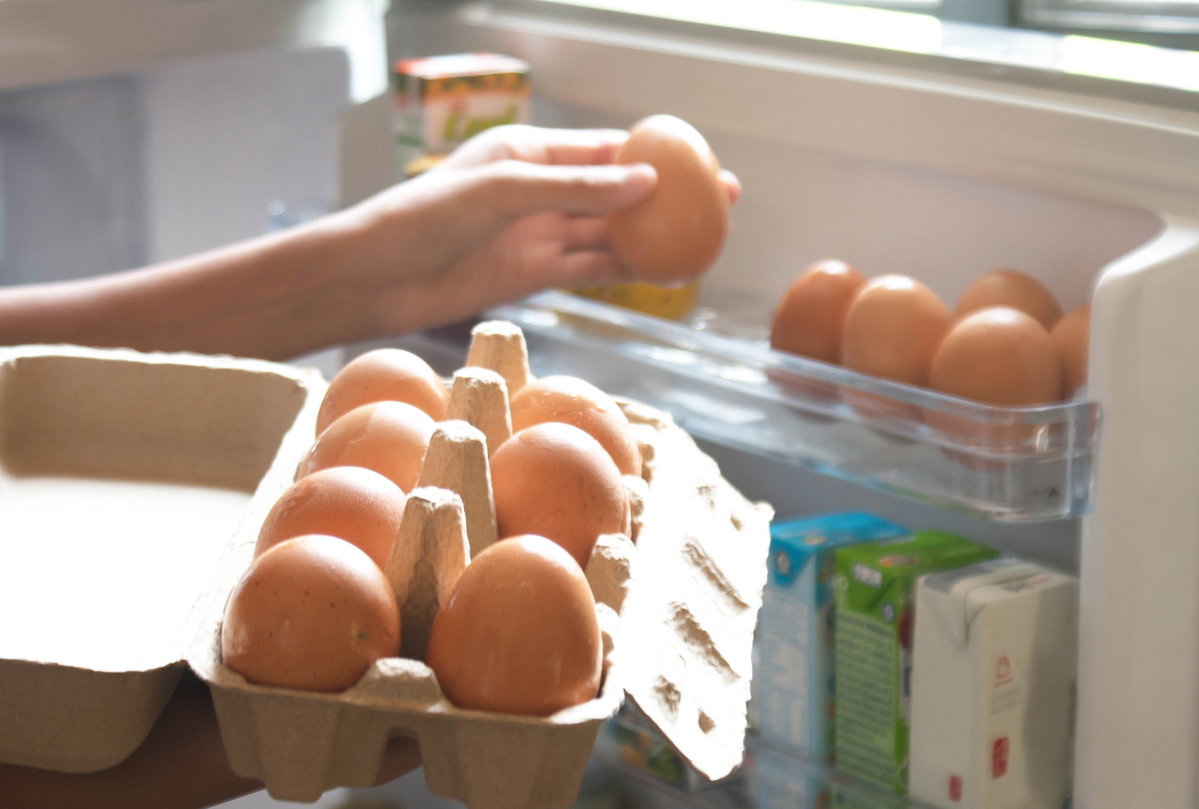 Eier in der Kühlschranktür