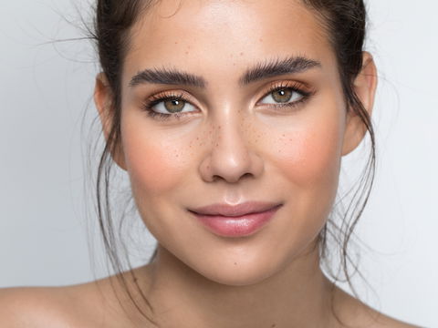 Dieses sensationelle Hausmittel zaubert volle Lippen