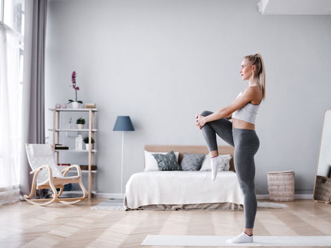 Abnehmen im Winter: So viele Kalorien verbrennen Sie mit Indoor Walking