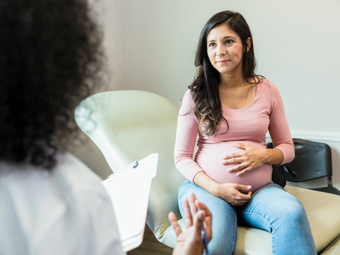 Symphysenlockerung: Das hilft Schwangeren mit Schmerzen im Schambein!