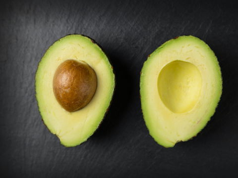 Mit DIESEM Trick bleibt Ihre Avocado länger haltbar