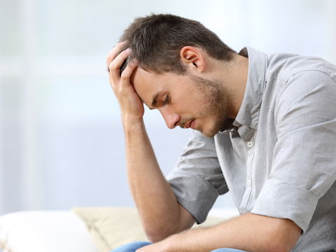 Depression: Diese Symptome gibt es beim Mann