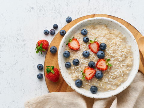 Warum Sie immer einen Löffel Leinöl in Ihren Porridge geben sollten