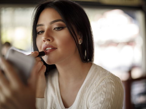 Langanhaltender Lippenstift: Dieser Beauty-Liebling kommt aus der Drogerie